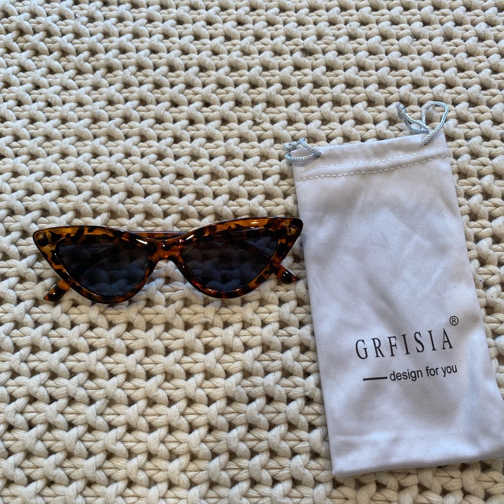 Cat eye sunglasses tortoise